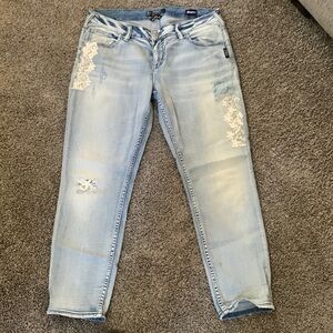 Woman’s Silver capris. Size W31 L25